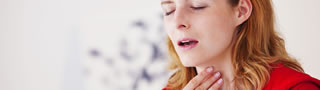Halsschmerzen am Morgen – welche Ursachen sind möglich?