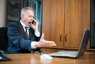 Auch wenn der Chef tobt: Arbeitszeitgesetze gelten fr jeden Beruf, ganz gleich wie gerne er noch die ganz wichtigen Zahlen bis 22 Uhr auf dem Tisch haben will. 